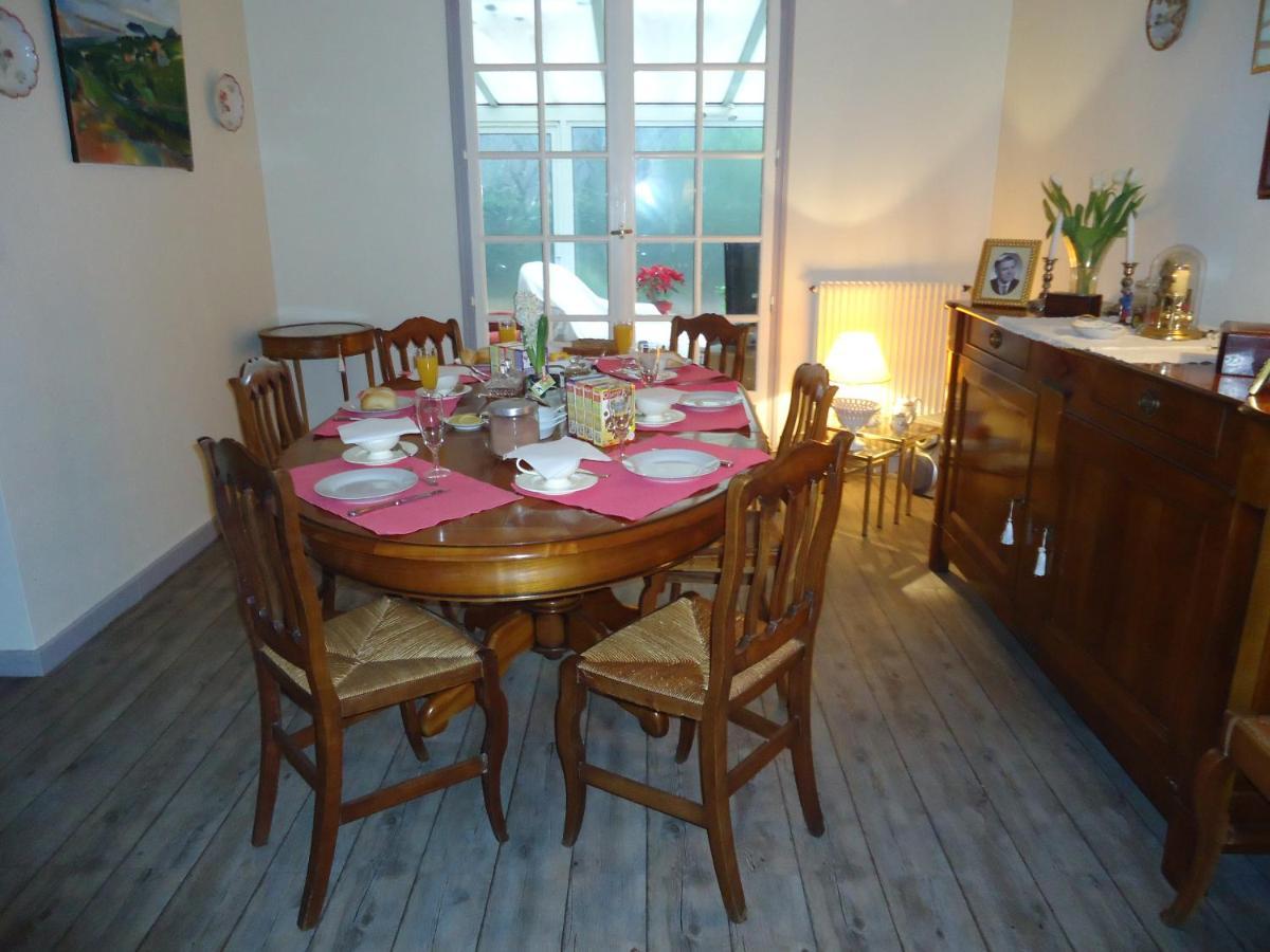 A La Cerisaie Bed & Breakfast Carignan-de-Bordeaux ภายนอก รูปภาพ