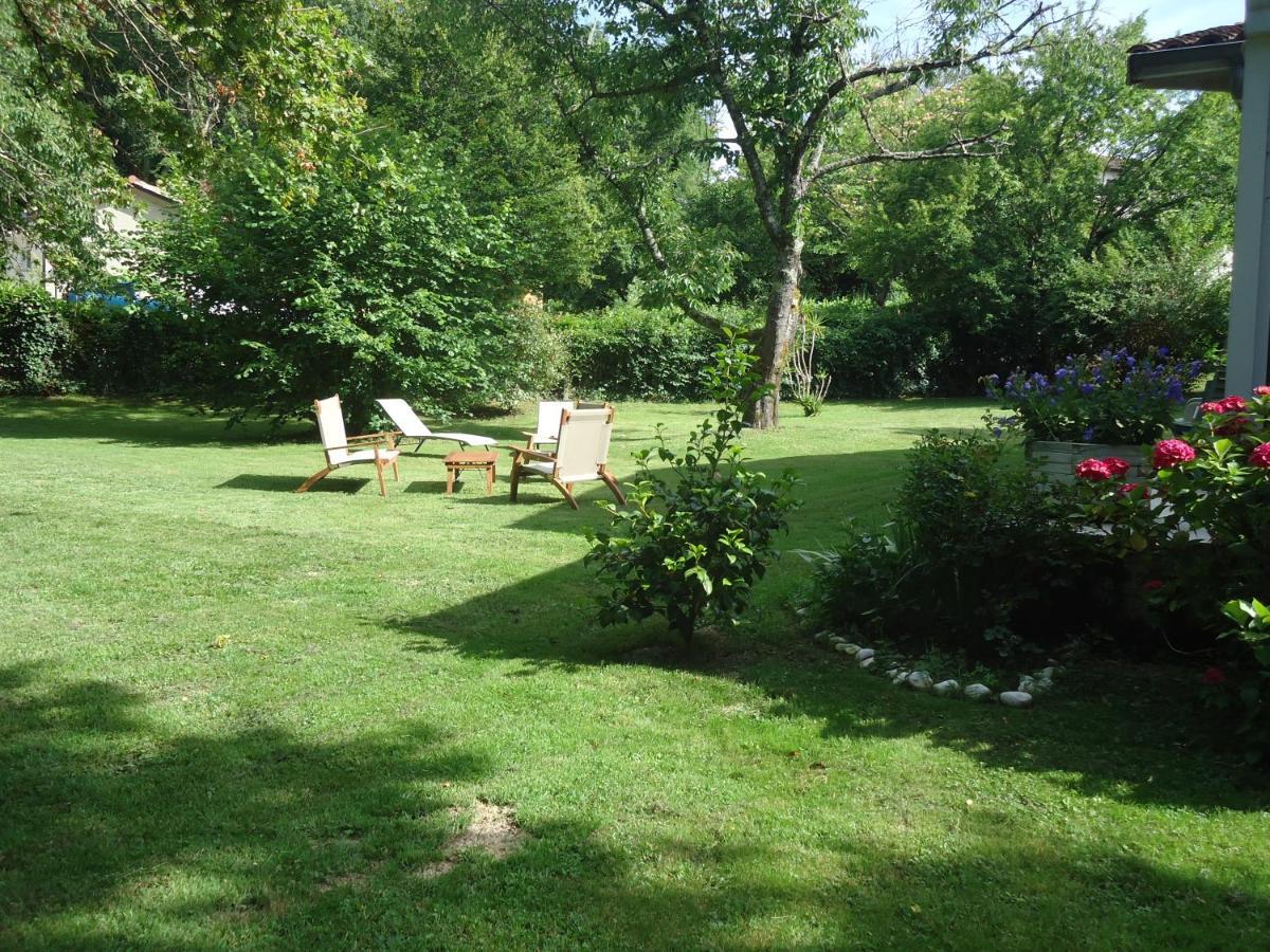 A La Cerisaie Bed & Breakfast Carignan-de-Bordeaux ภายนอก รูปภาพ