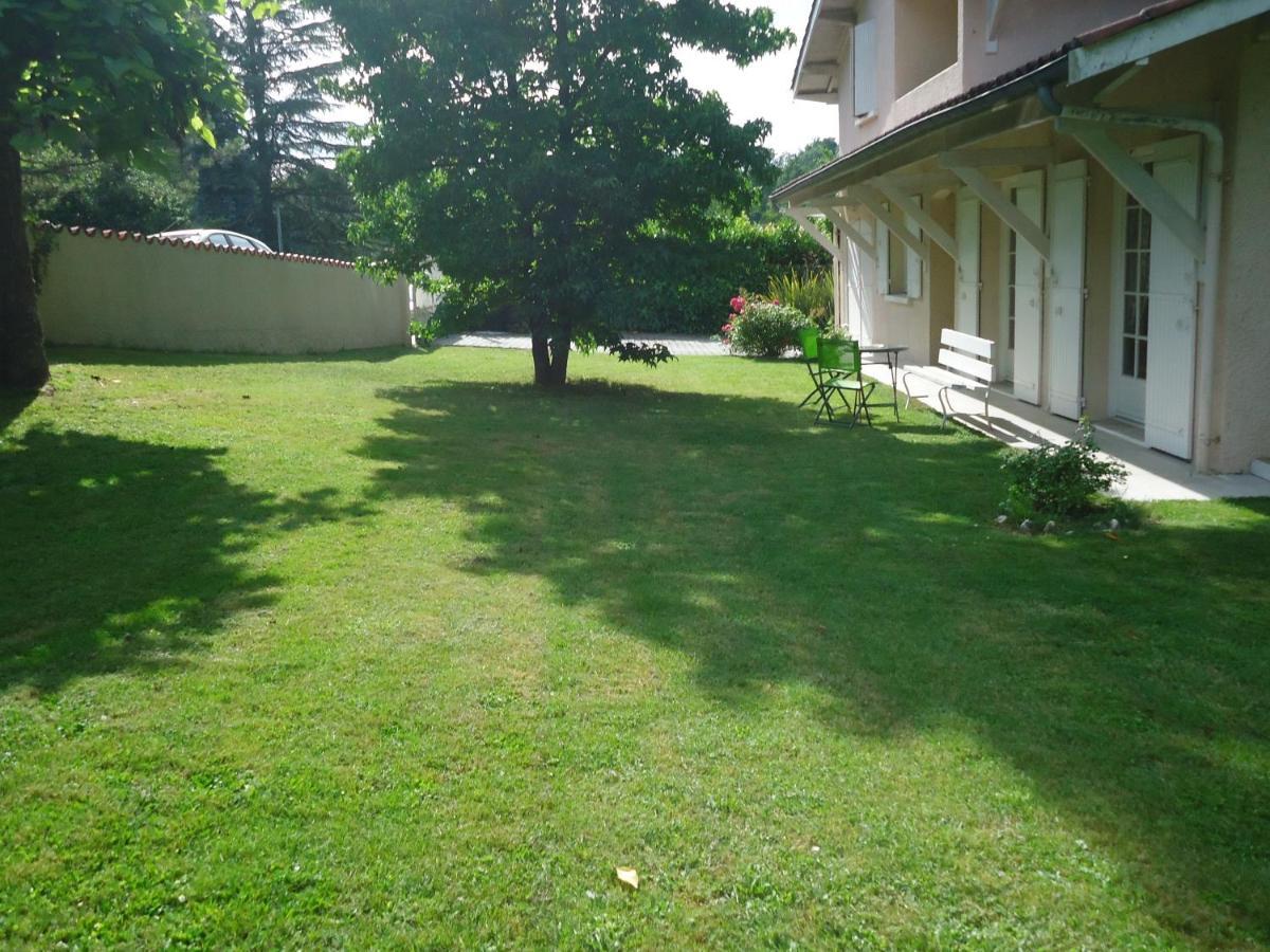 A La Cerisaie Bed & Breakfast Carignan-de-Bordeaux ภายนอก รูปภาพ