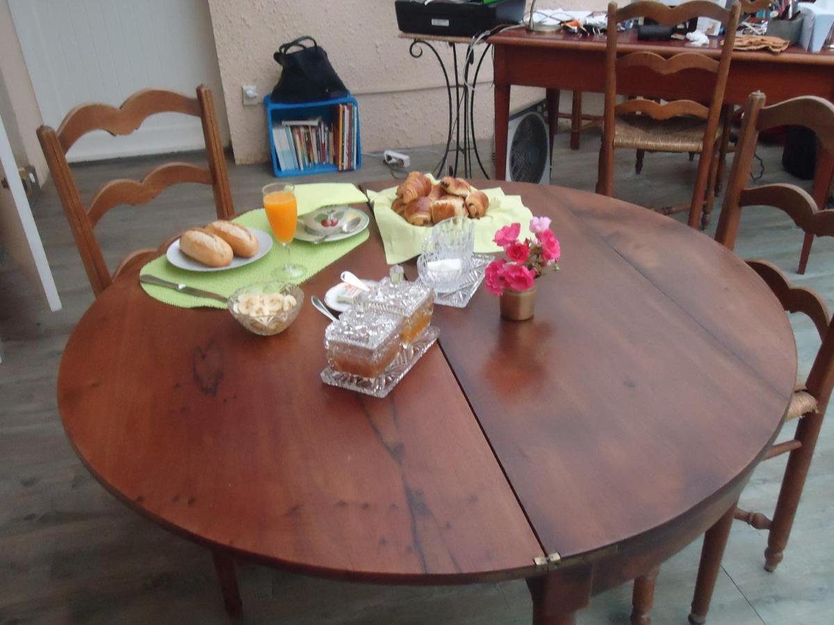 A La Cerisaie Bed & Breakfast Carignan-de-Bordeaux ภายนอก รูปภาพ